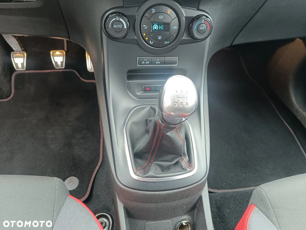 Ford Fiesta 1.0 EcoBoost ST-Line Red ASS - 21