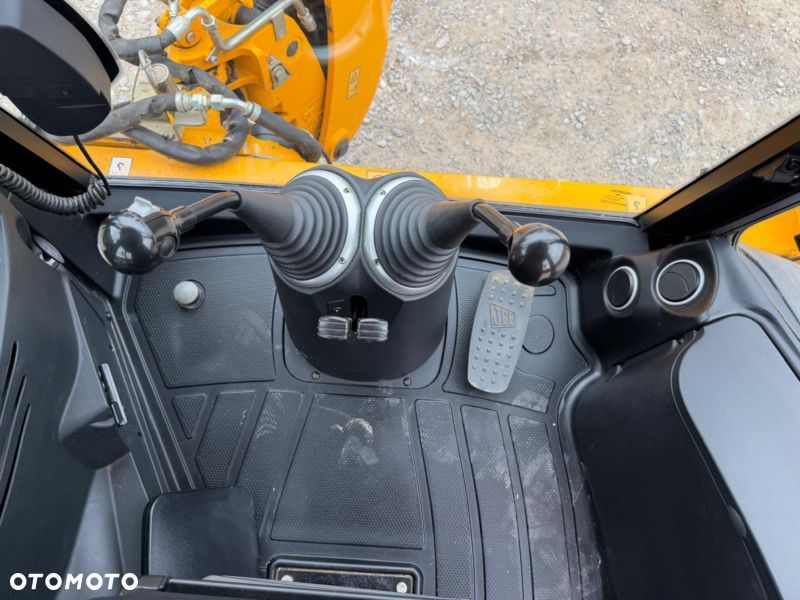 JCB 3CX CONTRACTOR - 13