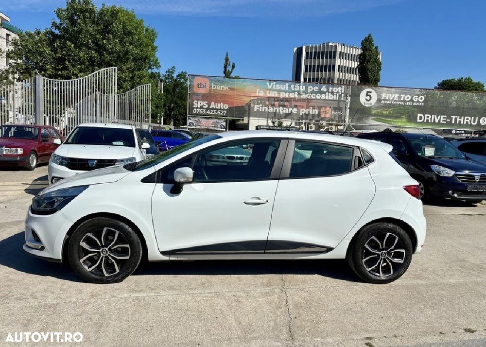 Renault Clio - 10