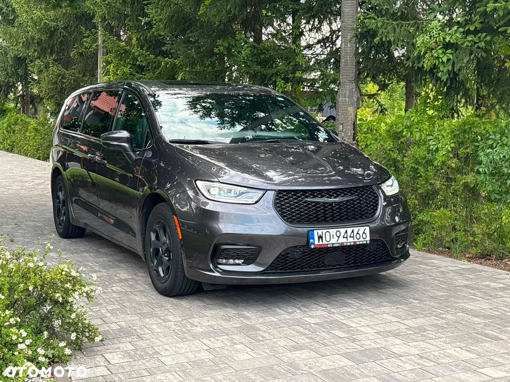 Chrysler Pacifica - 2