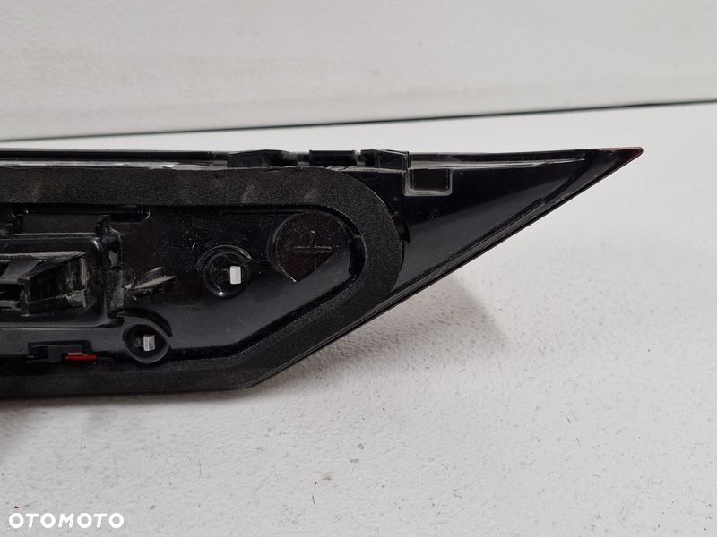 BMW X1 U11 LAMPA PRAWY TYŁ TYLNA W KLAPĘ - 6