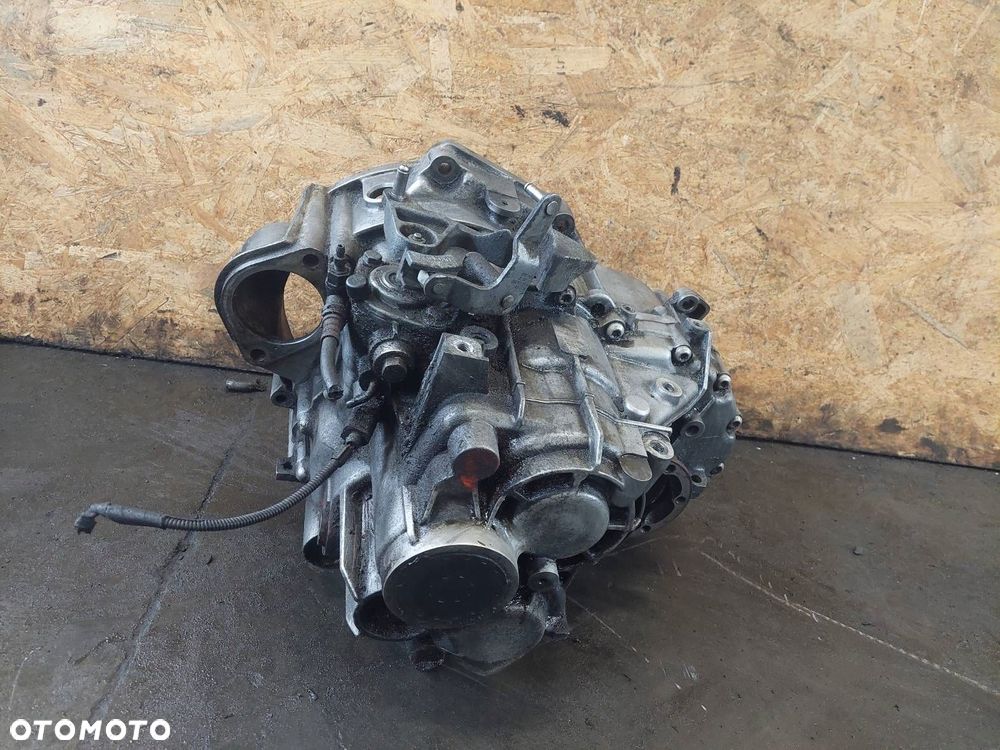 SKRZYNIA BIEGÓW VOLKSWAGEN PASSAT B6 2.0 TDI MANUAL 6 BIEGÓW HDV - 3