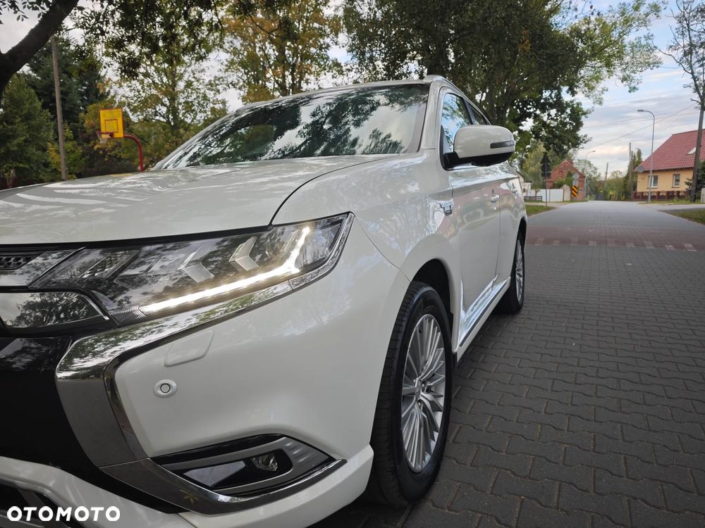 Mitsubishi Outlander 2.4 4WD Plug-In Hybrid Diamant+ - 10