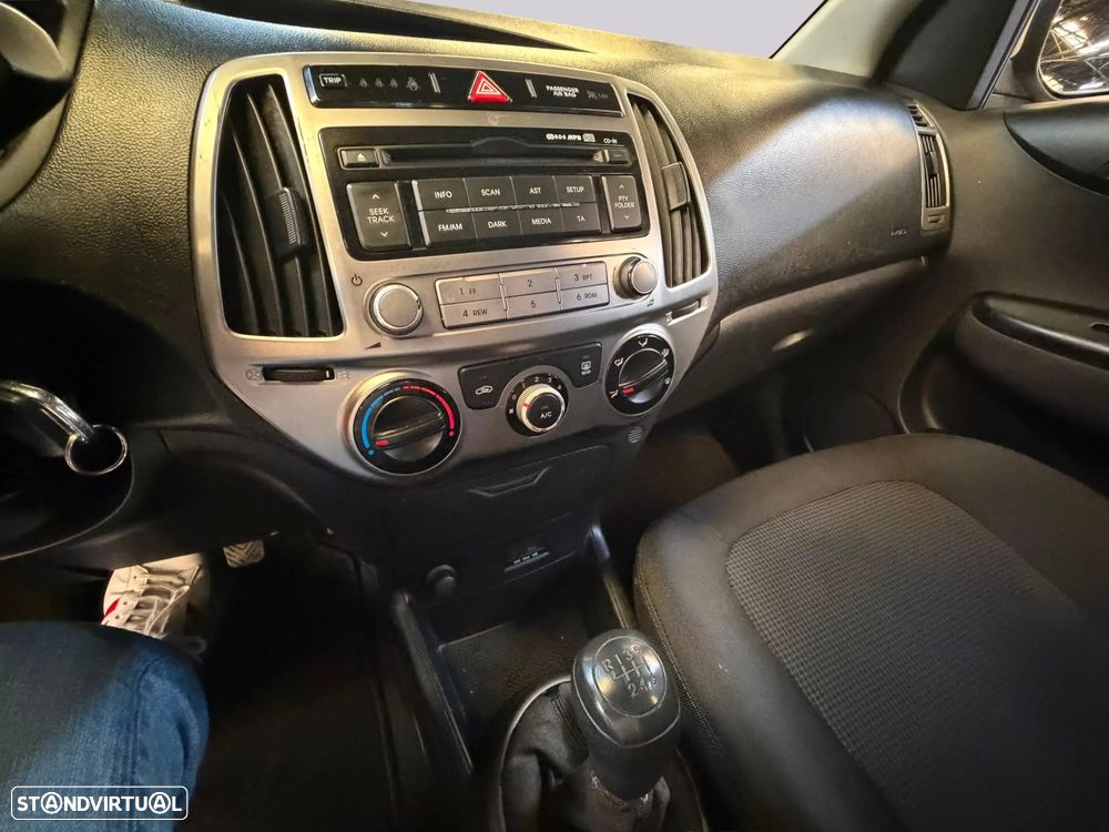 Hyundai i20 - 18