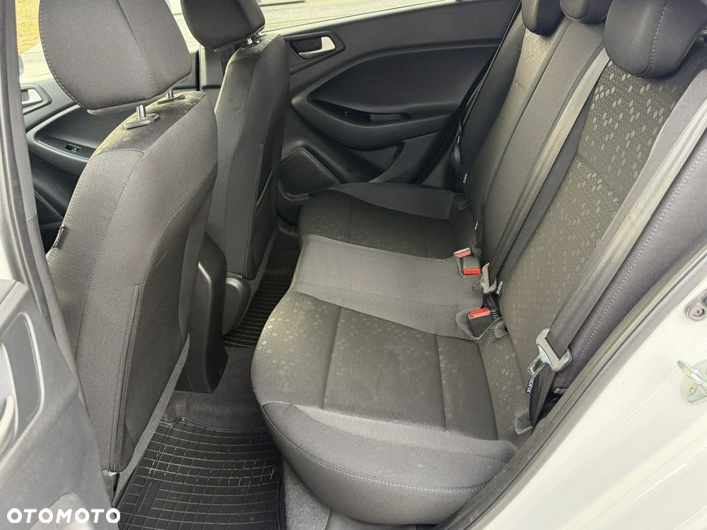 Hyundai i20 blue 1.2 YES!+ - 32