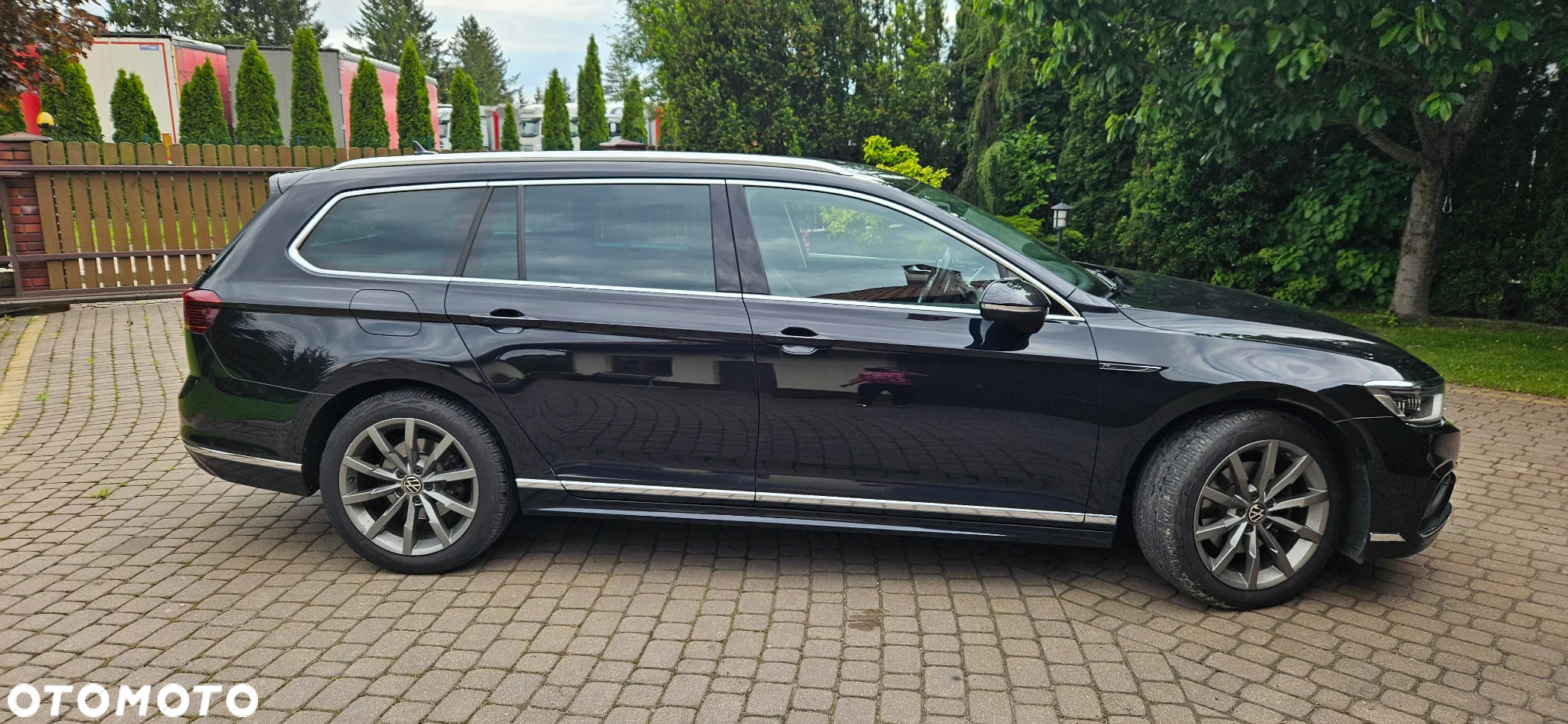 Volkswagen Passat Variant 2.0 TDI SCR DSG 4Motion Elegance - 11