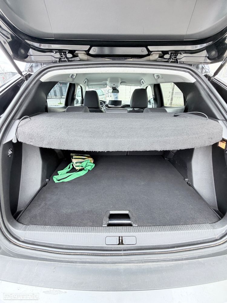 Peugeot 2008 1.5 BlueHDi Allure EAT8 - 9