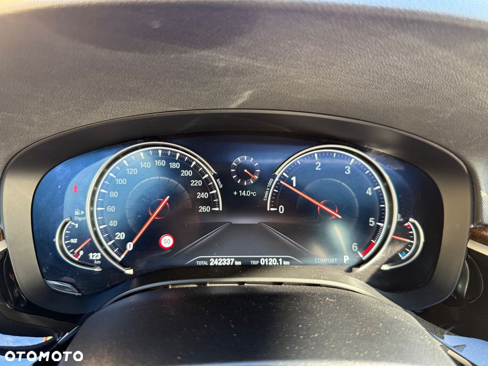 BMW Seria 5 520d Touring Sport Line - 28