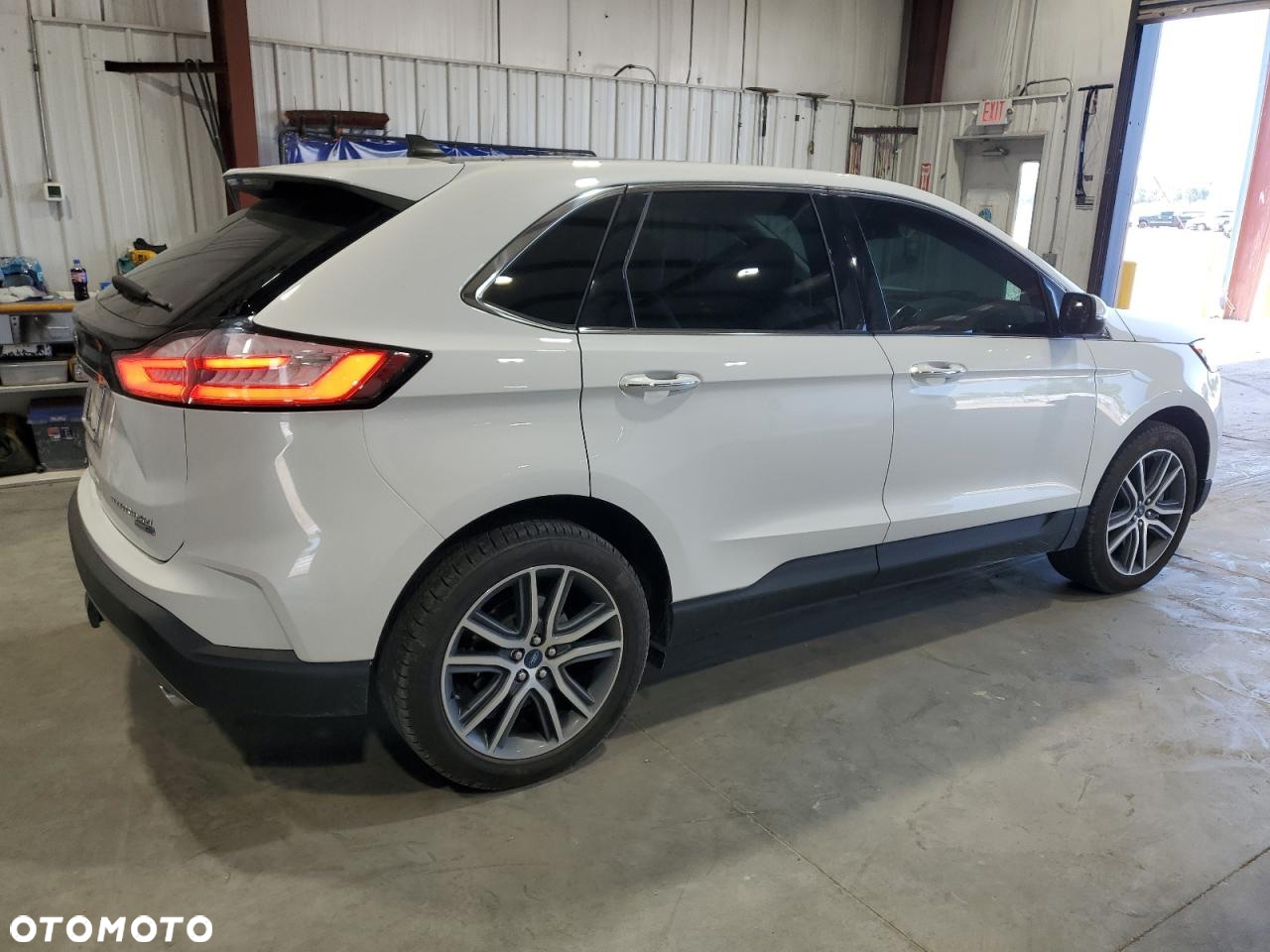 Ford Edge 2.0 EcoBlue Twin-Turbo 4WD Titanium - 3