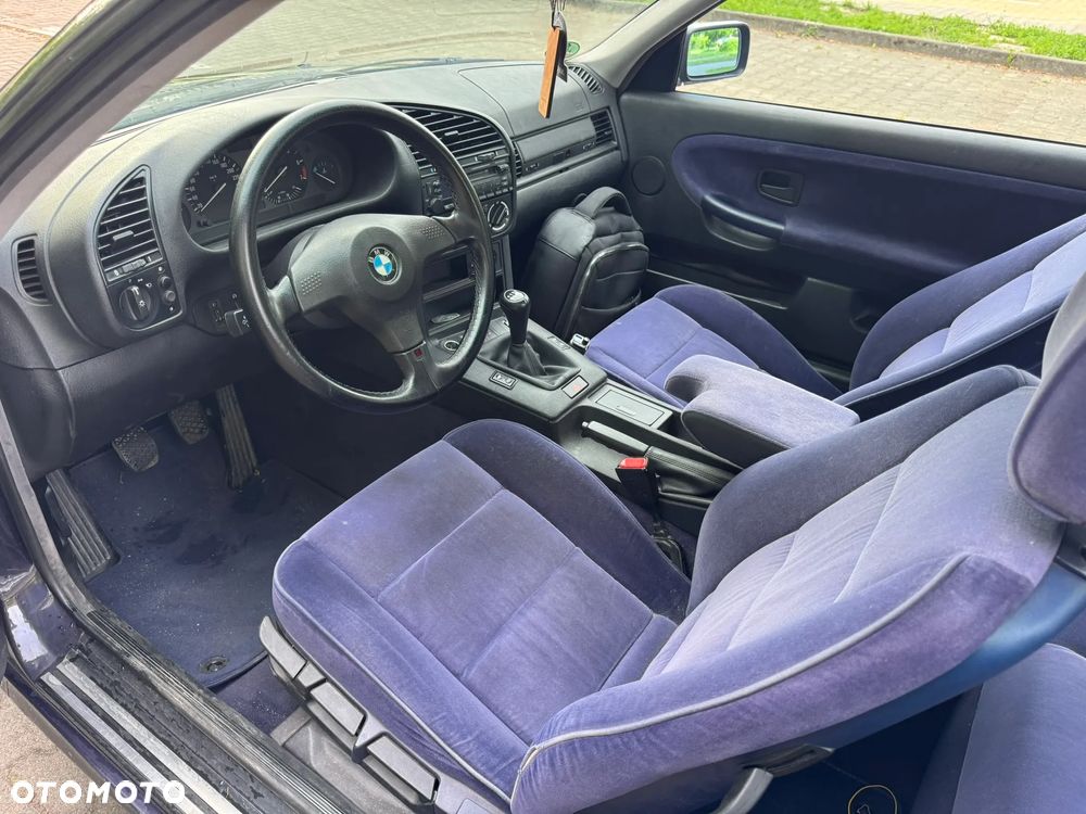 BMW Seria 3 318is - 25