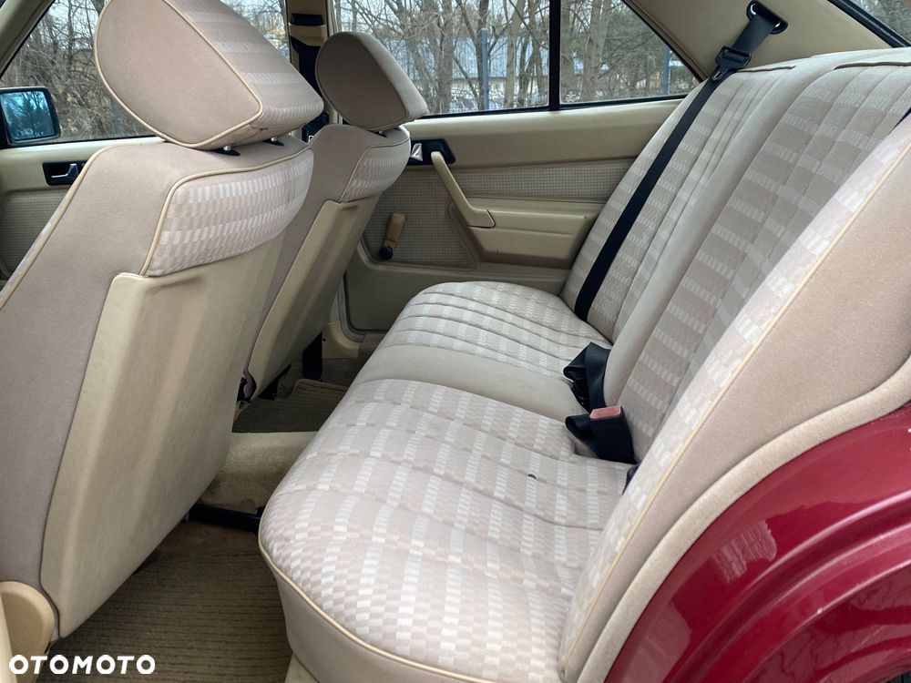 Mercedes-Benz W201 (190) - 19