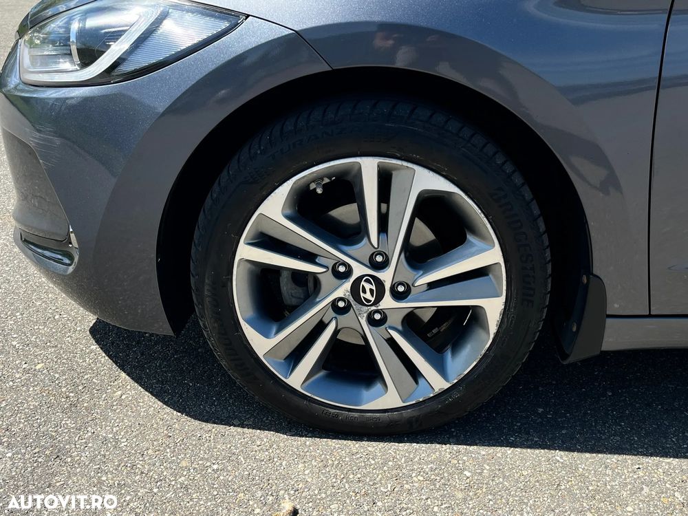 Hyundai Elantra 1.6 CRDI 7DCT Exclusive - 23