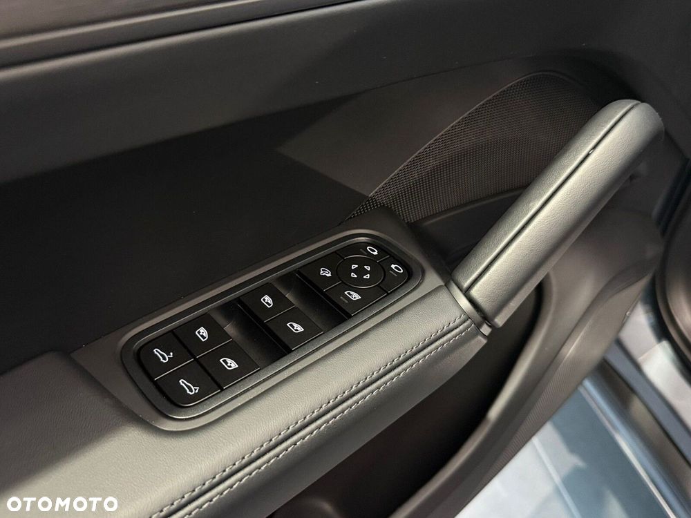 Porsche Cayenne - 16