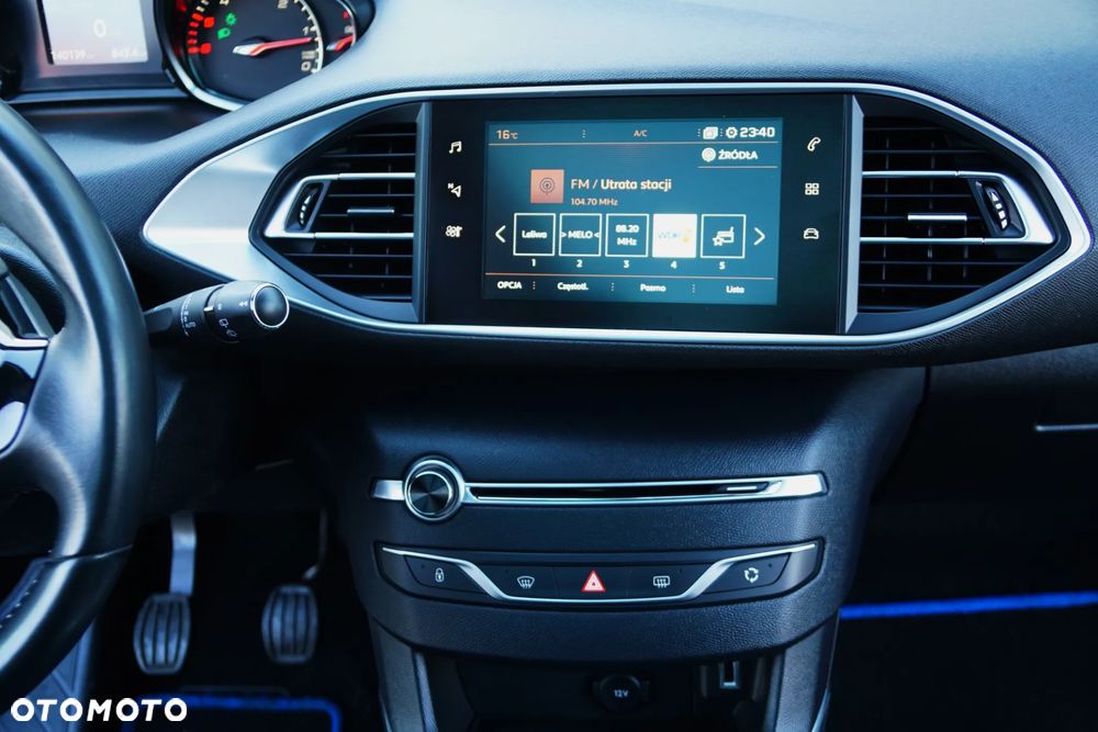 Peugeot 308 BlueHDi 130 Stop & Start Allure Business-Paket - 36