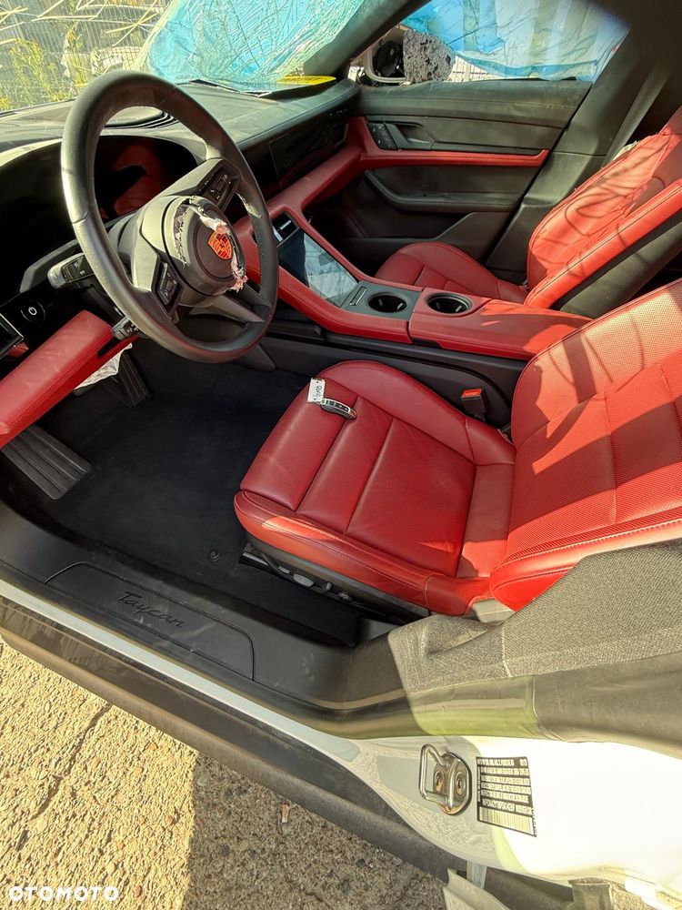 Porsche Taycan - 5