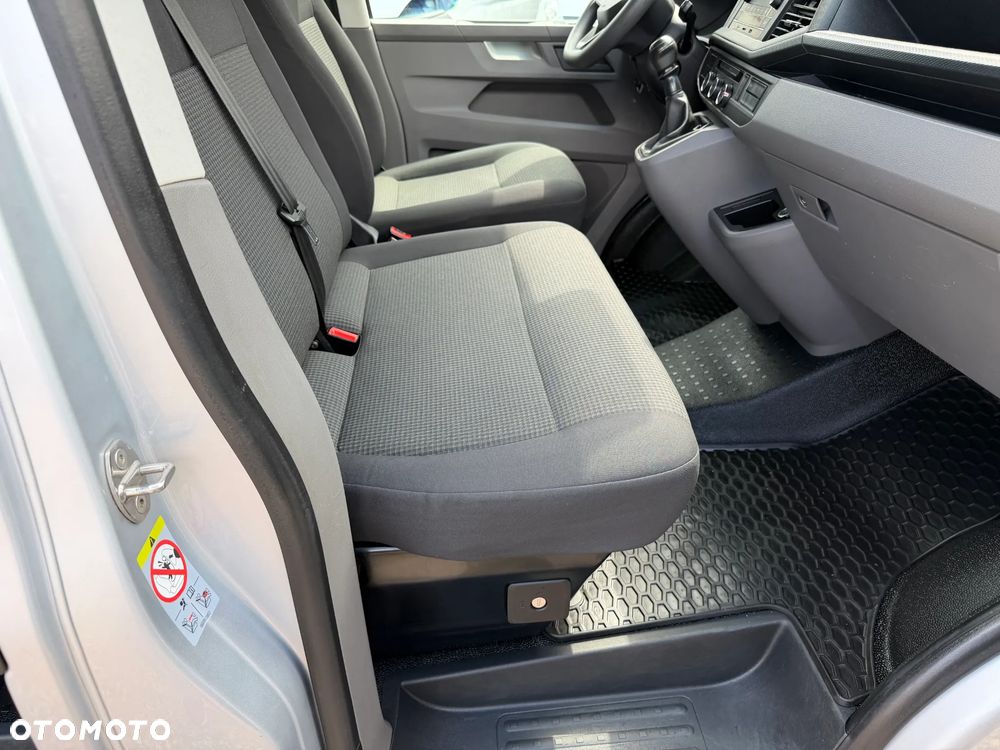 Volkswagen TRANSPORTER KOMBI 9 cio osobowy Business VAN T6.1, 2.0TDI 150KM Napęd 4Motion, T6 4x4 plus reduktor napędów, 2 Strefowe OGRZEWANIE i KLIMATYZACJA WEBASTO 5kW, Tylne drzwi skrzydłowe, Hak Holowniczy 2.5t. Wymieniony rozrząd - Pełen Serwis ASO VW Emisja spalin Euro-6 DG - 28