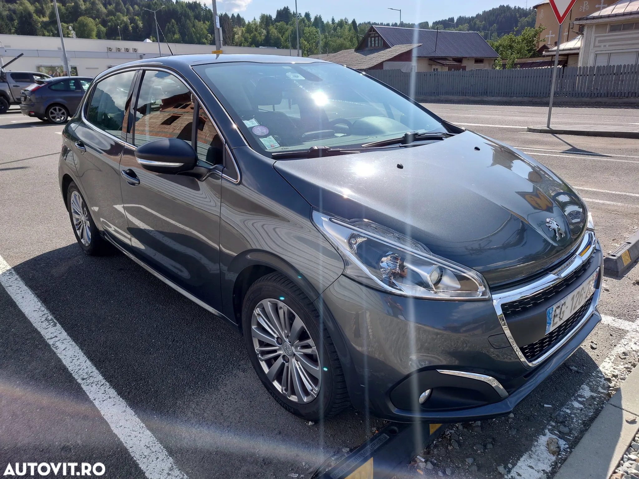 Peugeot 208 1.2 L PureTech Allure - 3