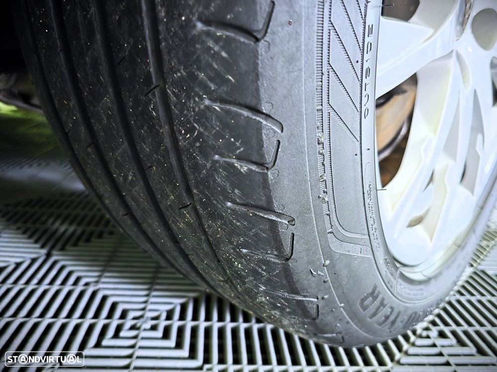 Audi A4 Avant 2.0 TDI Advance S tronic - 36