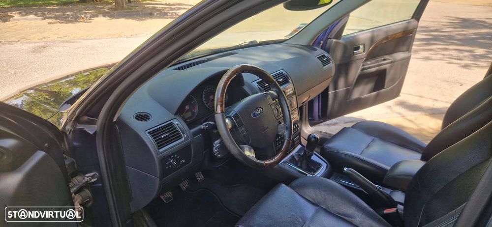 Ford Mondeo 2.0 TDCI Ghia Executive D. - 17