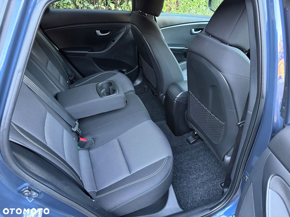 Hyundai i30 i30cw 1.6 Fifa World Cup Edition - 32