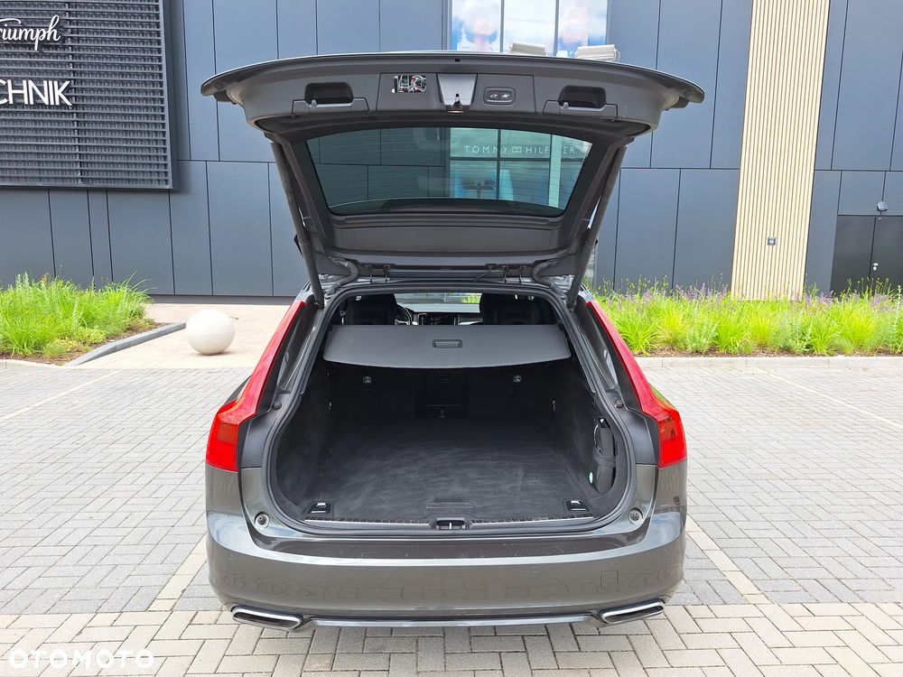 Volvo V90 T4 R-Design - 12