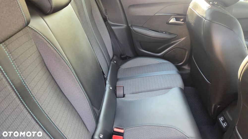 Peugeot 208 PureTech 100 EAT8 Active - 20