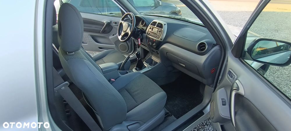 Toyota RAV4 4x4 Sol - 18