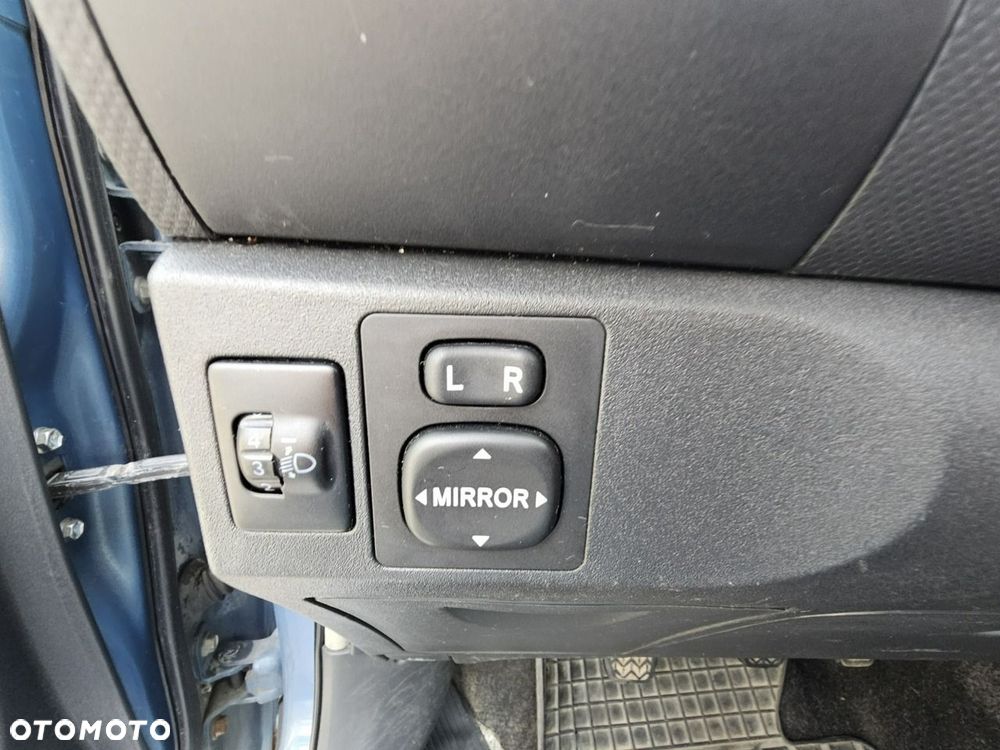 Toyota Yaris 1.3 VVT-i Luna - 26
