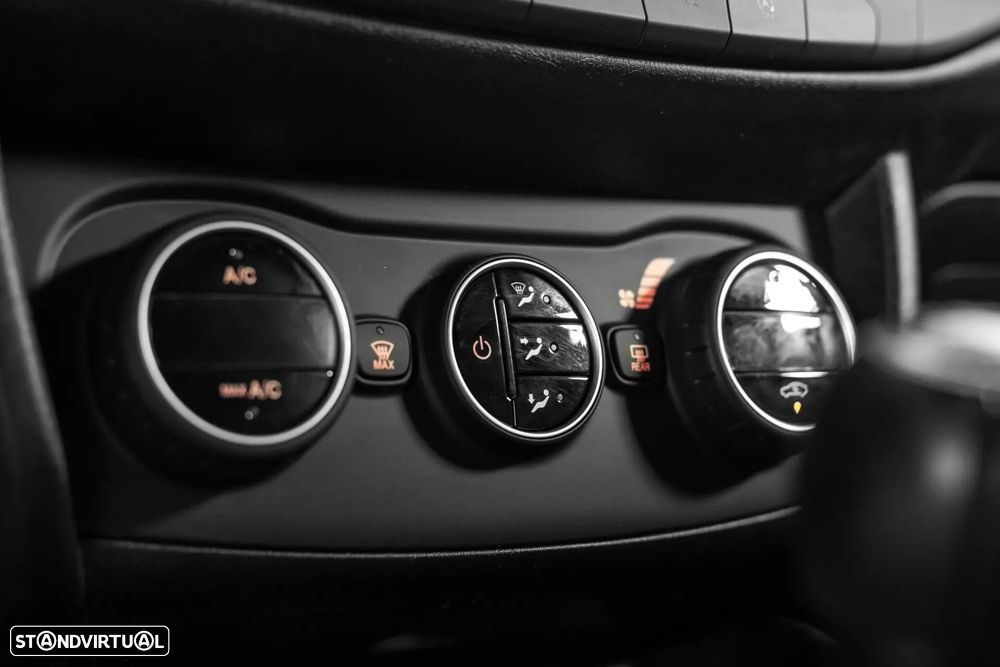 Fiat Tipo Station Wagon 1.6 M-Jet Lounge - 35