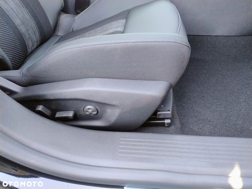 Peugeot 408 1.2 PureTech mHEV GT Exclusive S&S e-DSC6 - 37