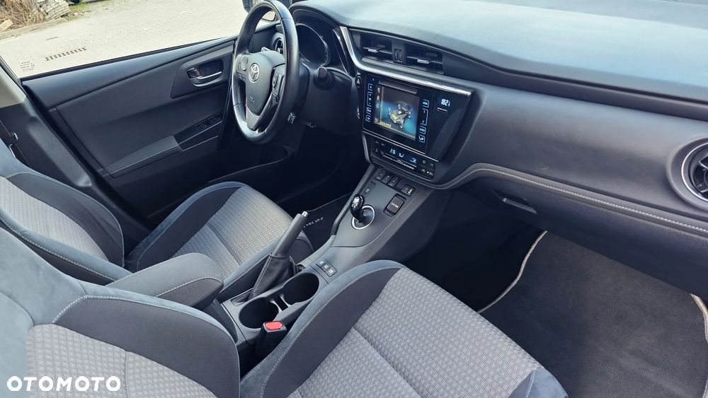 Toyota Auris - 12