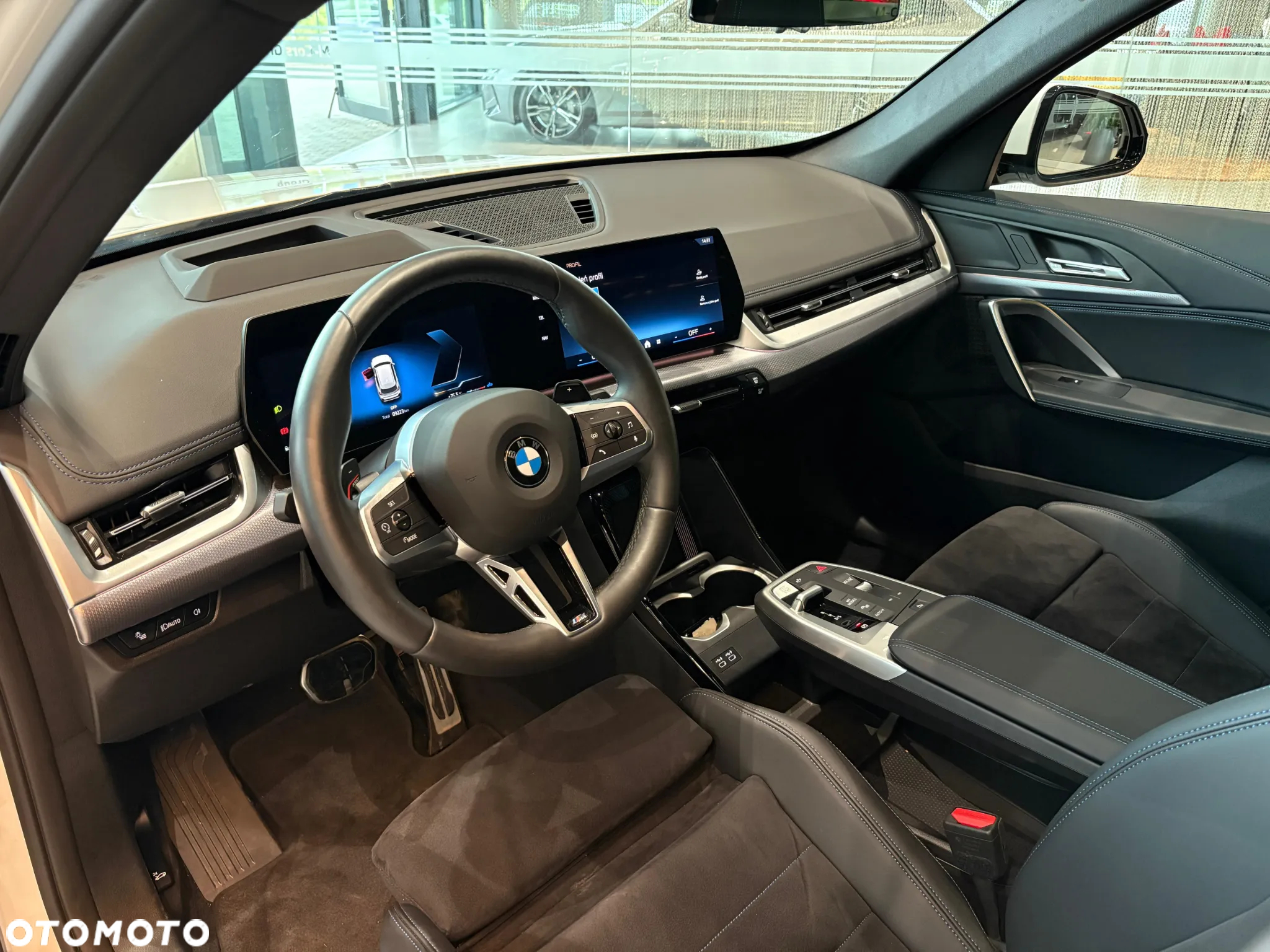 BMW X1 - 16