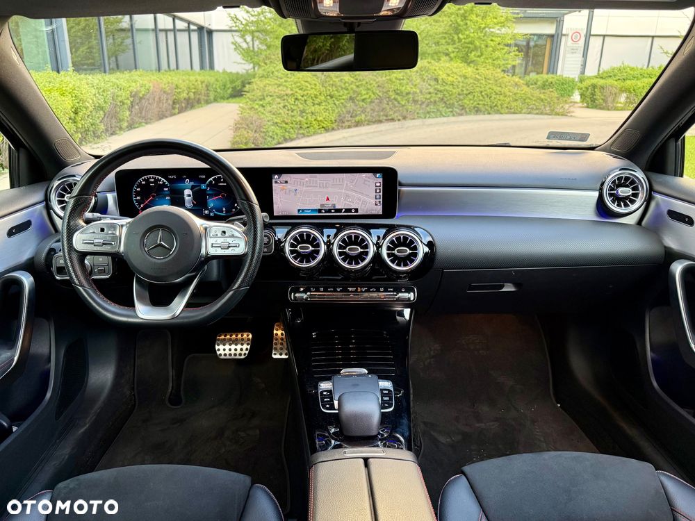 Mercedes-Benz Klasa A 220 4-Matic AMG Line 7G-DCT - 12