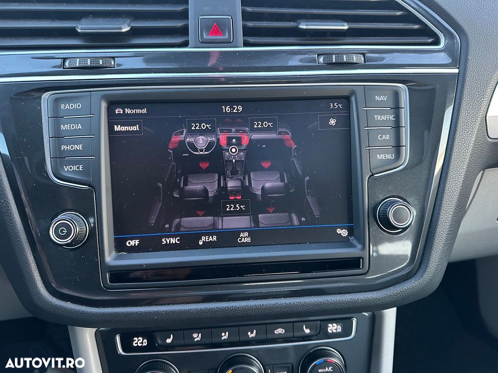 Volkswagen Tiguan - 36