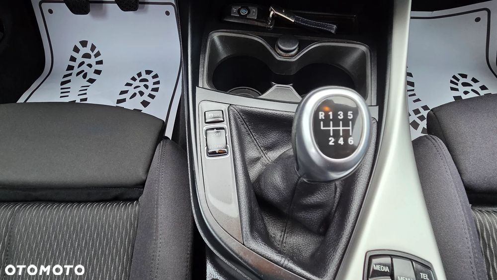 BMW Seria 1 118d Edition Metropolitan - 27