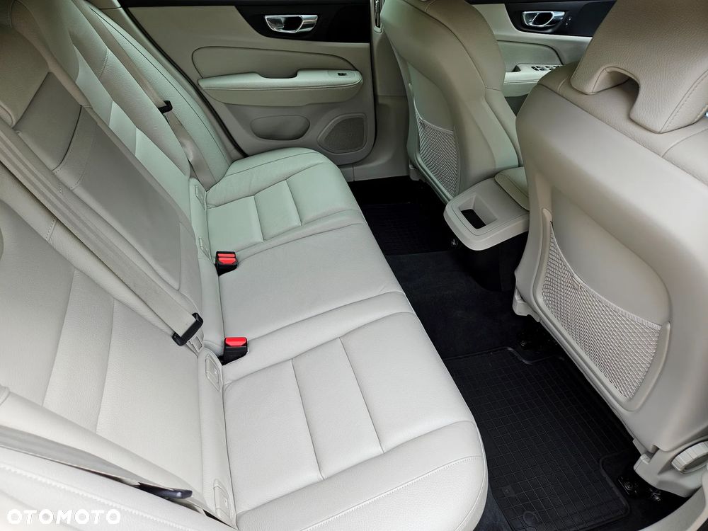 Volvo V60 T5 Geartronic Momentum Pro - 18