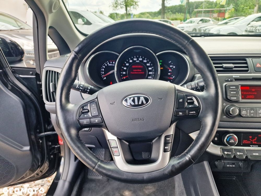 Kia Rio - 12