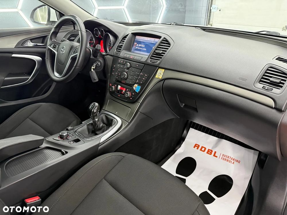 Opel Insignia 2.0 Turbo 4x4 Design Edition - 29