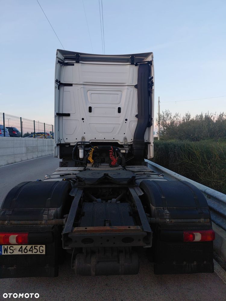 Mercedes-Benz Actros - 4
