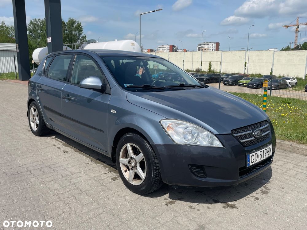 Kia Ceed 1.6 Crdi Comfort - 1