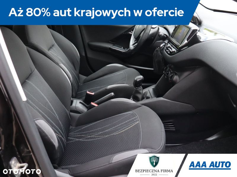 Peugeot 208 - 10