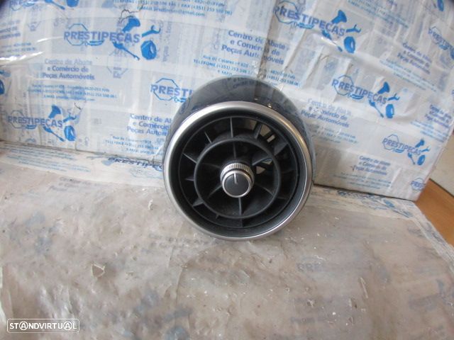 Grelha Friso 8X1820951 AUDI A1 SPORTBACK 8X FASE 2  2017 1.6TDI 115CV 5P PRETO MEIO GRE VENTILAÇÃO - 1