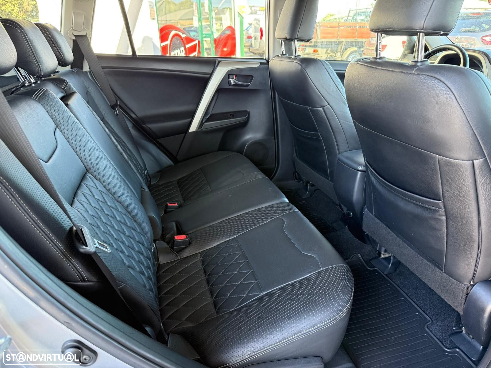 Toyota RAV4 2.0 D-4D Comfort+P.Sport - 23