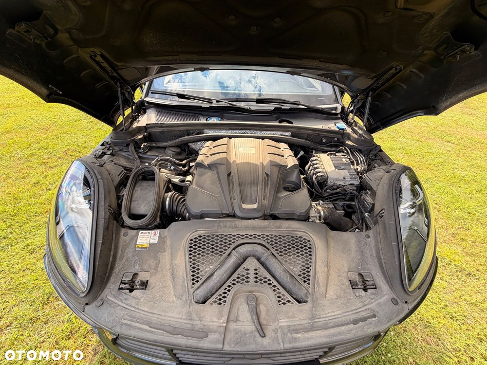 Porsche Macan Turbo - 4