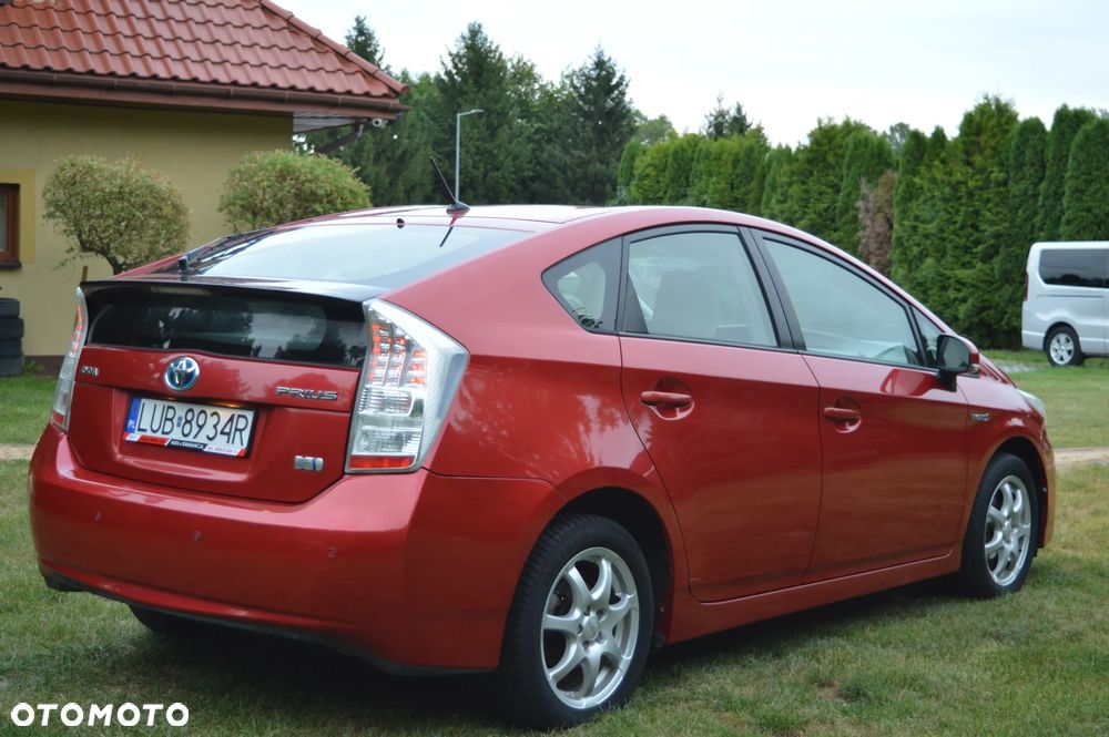 Toyota Prius 1.8 HSD Prestige - 6