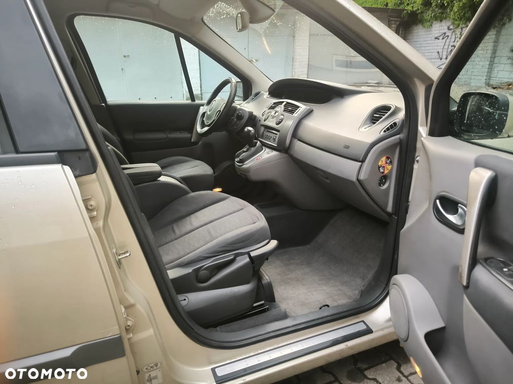 Renault Grand Scenic 1.9 dCi FAP Exception - 28