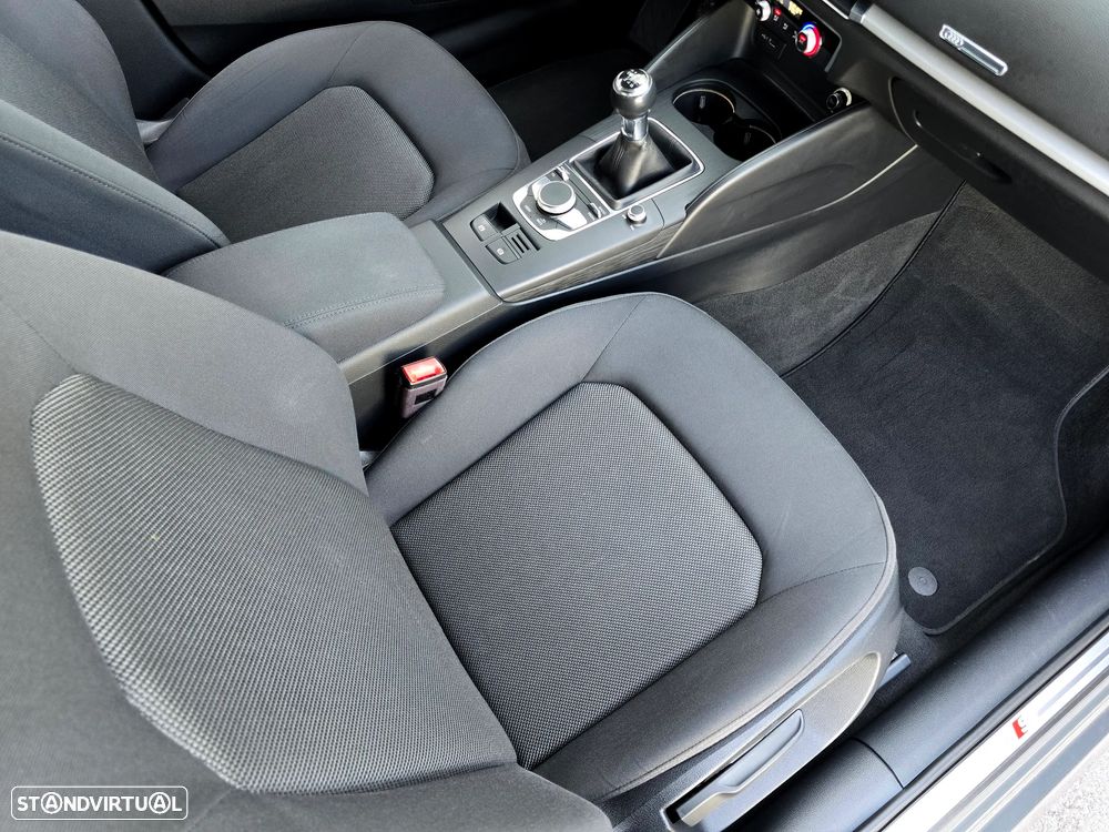 Audi A3 Sportback 30 TFSI S-line - 26