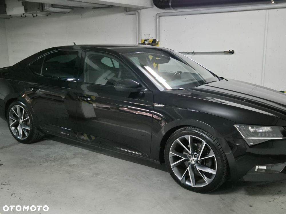 Skoda Superb 2.0 TDI SCR Sportline DSG - 1