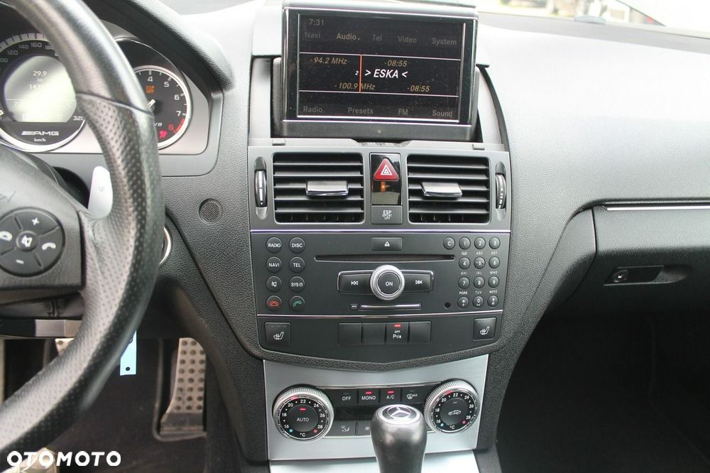 Mercedes-Benz Klasa C 63 AMG - 17