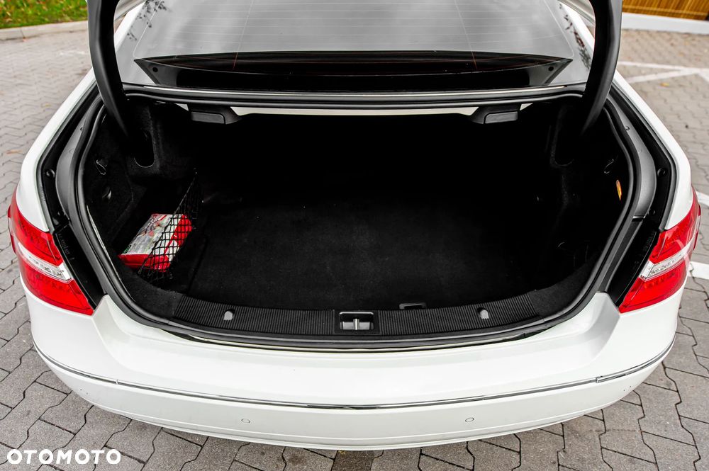 Mercedes-Benz Klasa E 250 BlueEFFICIENCY 7G-TRONIC Avantgarde - 33
